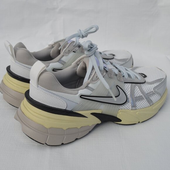 Nike V2K Run Women's Shoes with Reflective Accents Size W9/M7.5 (New) - Picture 7 of 14